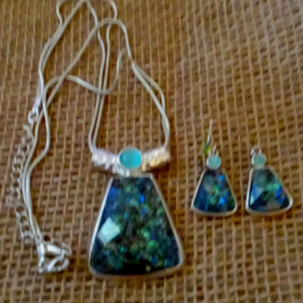 Silver tone jewelry set